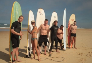 Groupes de niveau lors du surf camp